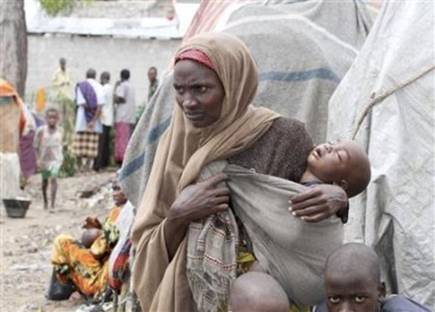 http://www.defenceweb.co.za/images/stories/JOINT/JOINT_NEW/Somalia/Somali_mother_refugee_400.jpg